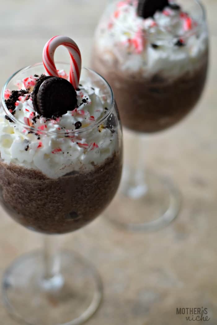 Frozen Hot Chocolate is my absolute favorite this time of year! This peppermint Oreo recipe is amazing!
