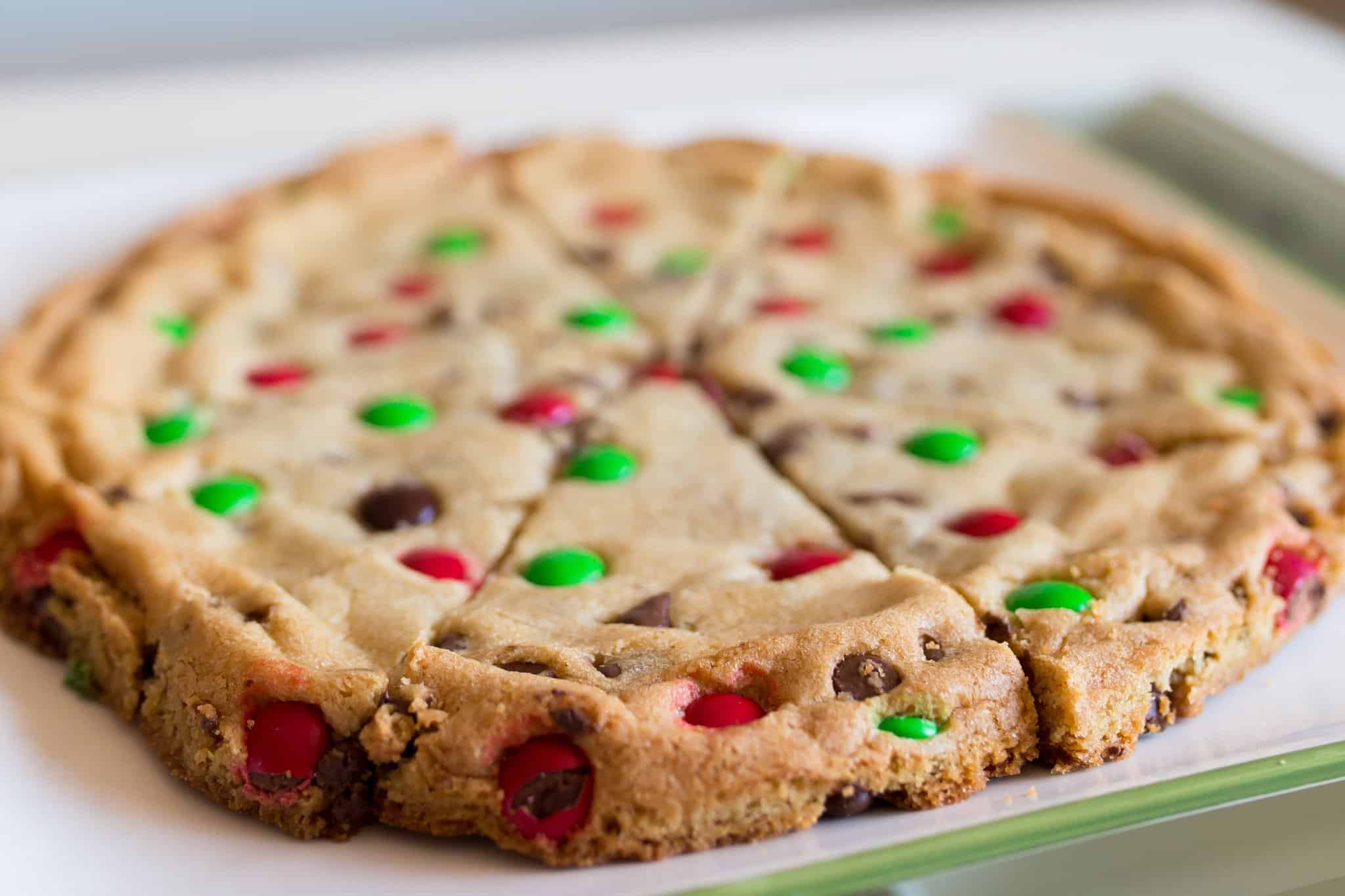 This would make a great neighbor gift or can be cut into slices as a dessert pizza!