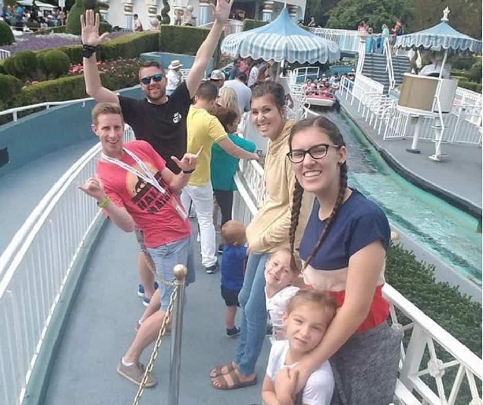 Hacks for doing Disneyland with family or friends